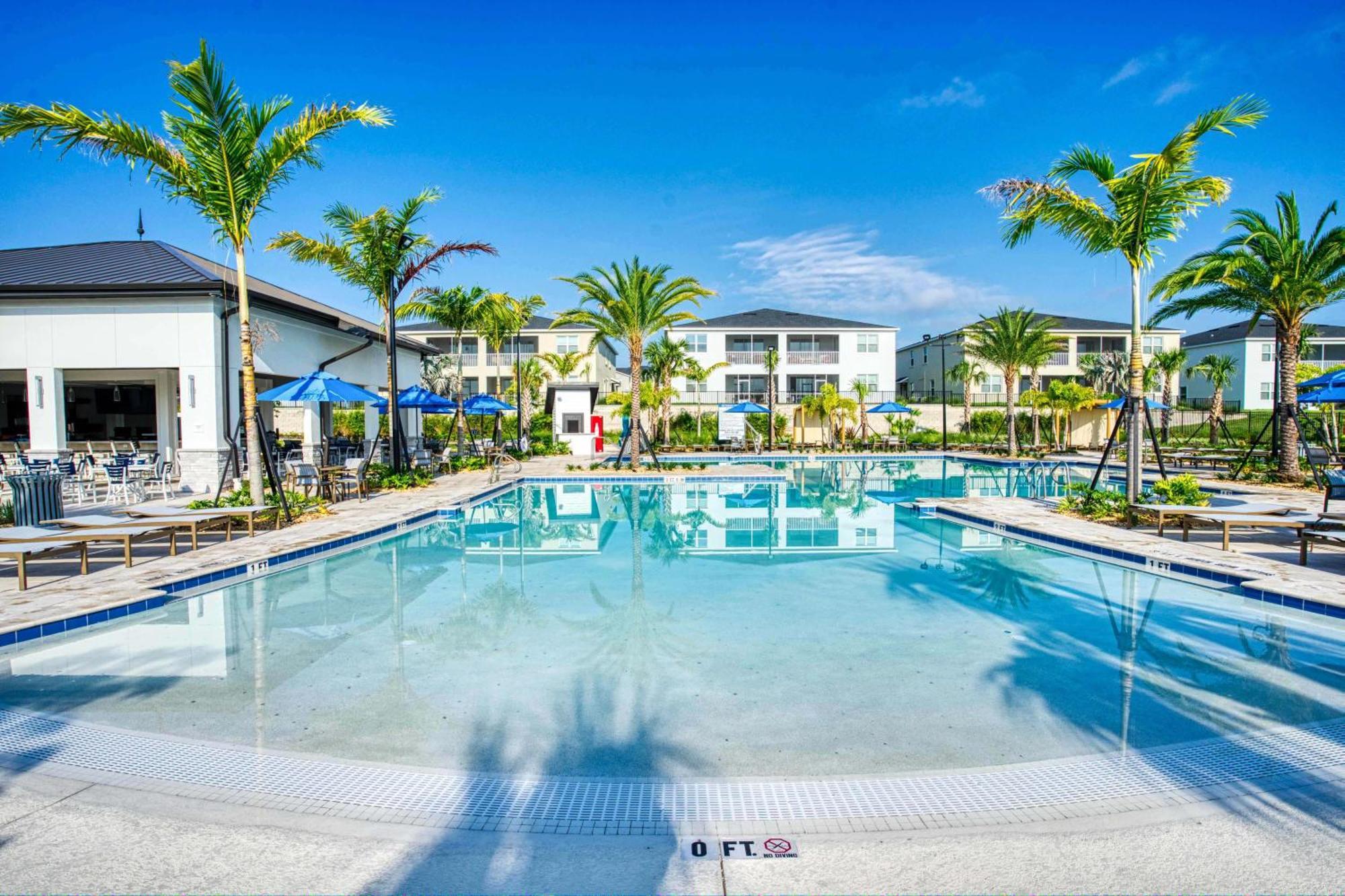 Contemporary W Private Pool& Hébergement de vacances Davenport