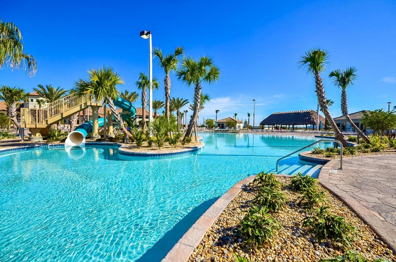 Contemporary W Private Pool& Davenport