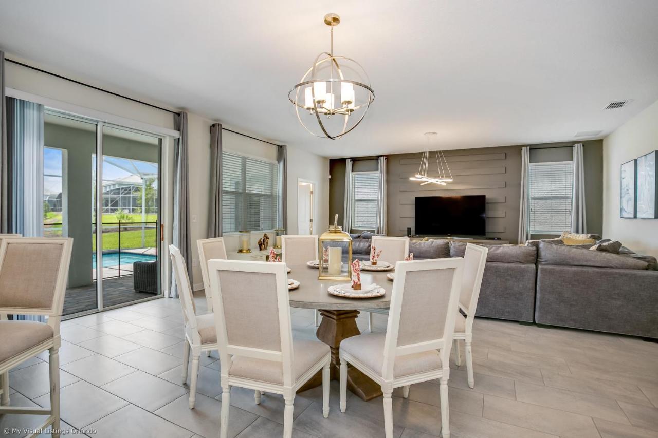 Contemporary W Private Pool& Hébergement de vacances *