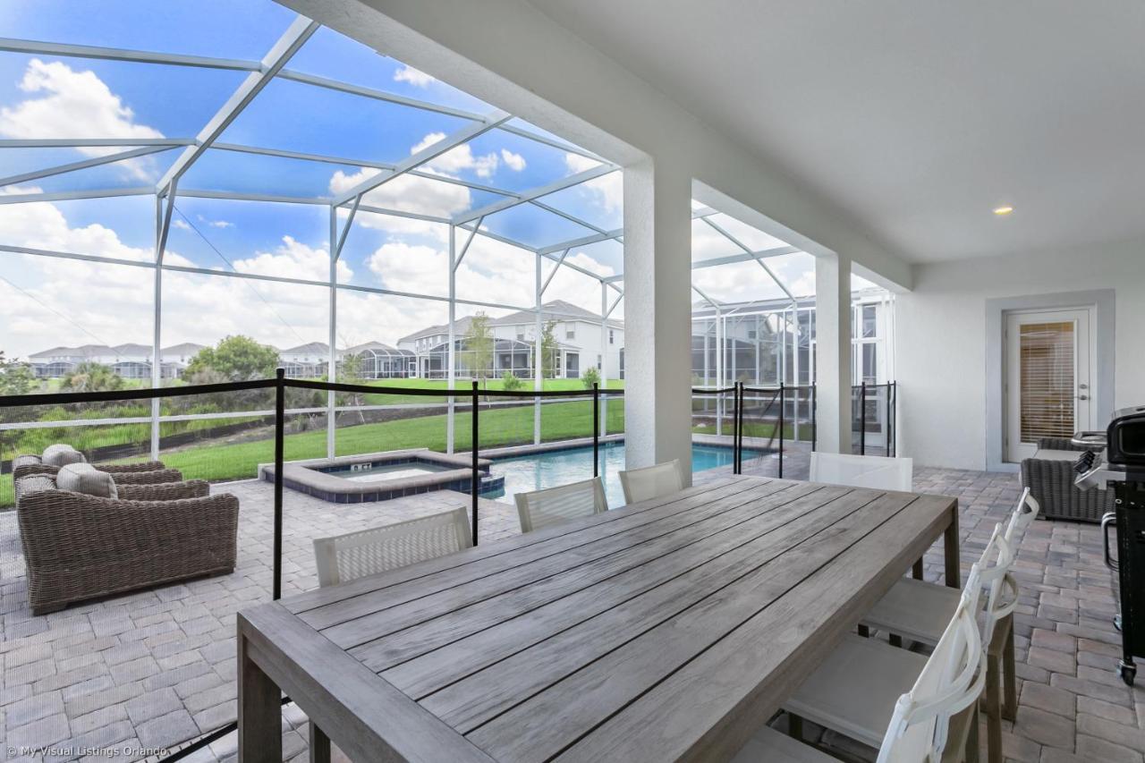 Contemporary W Private Pool& Hébergement de vacances Davenport