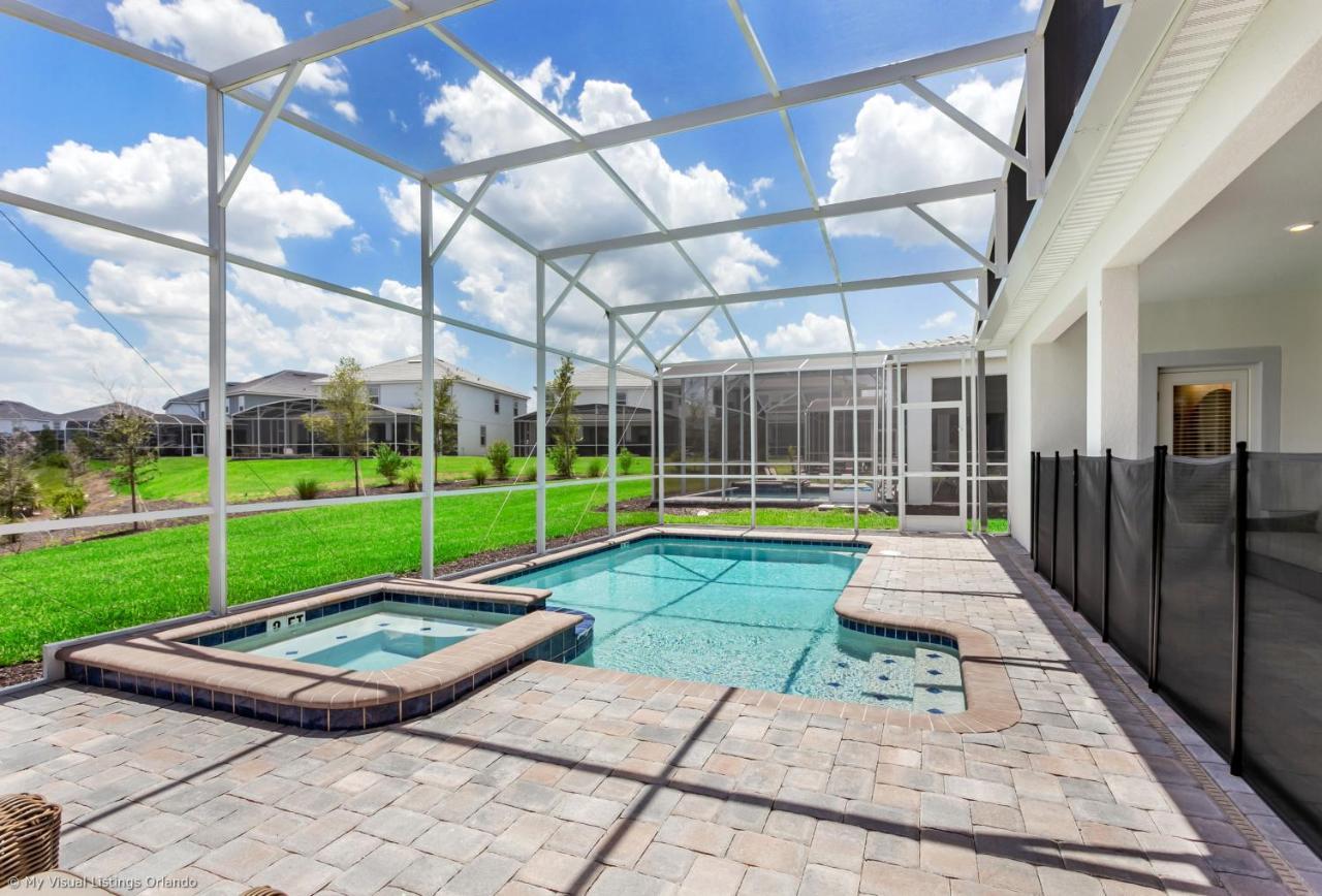 Contemporary W Private Pool& Hébergement de vacances Davenport